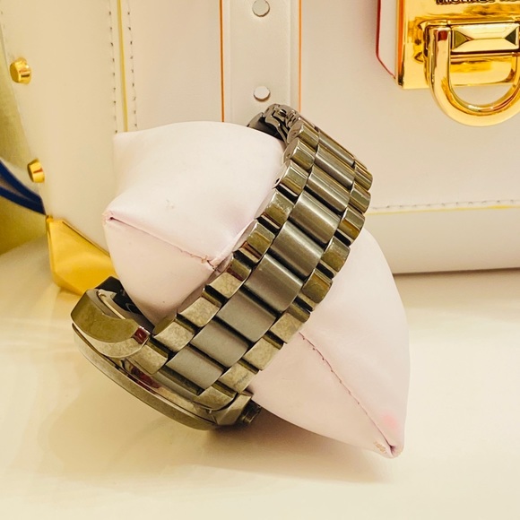 💝HOST PICK 💝Michael Kors unisex watch #5952 - Picture 14 of 14